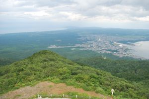 16/26山頂からは太平洋と陸奥湾が