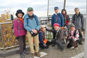 7/9「鷹取山」山頂の展望台にて