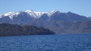 7/10 八丁出島の先端部から日光白根の連山