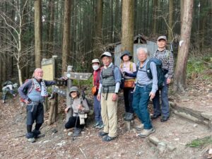 4/10 宝登山登山口にて