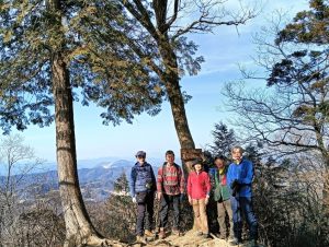 5/8 晃石山山頂で