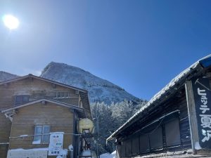 8/11 遠くに硫黄岳が見える