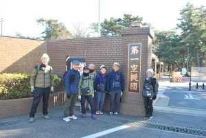 7/9「第一空挺団」の前で